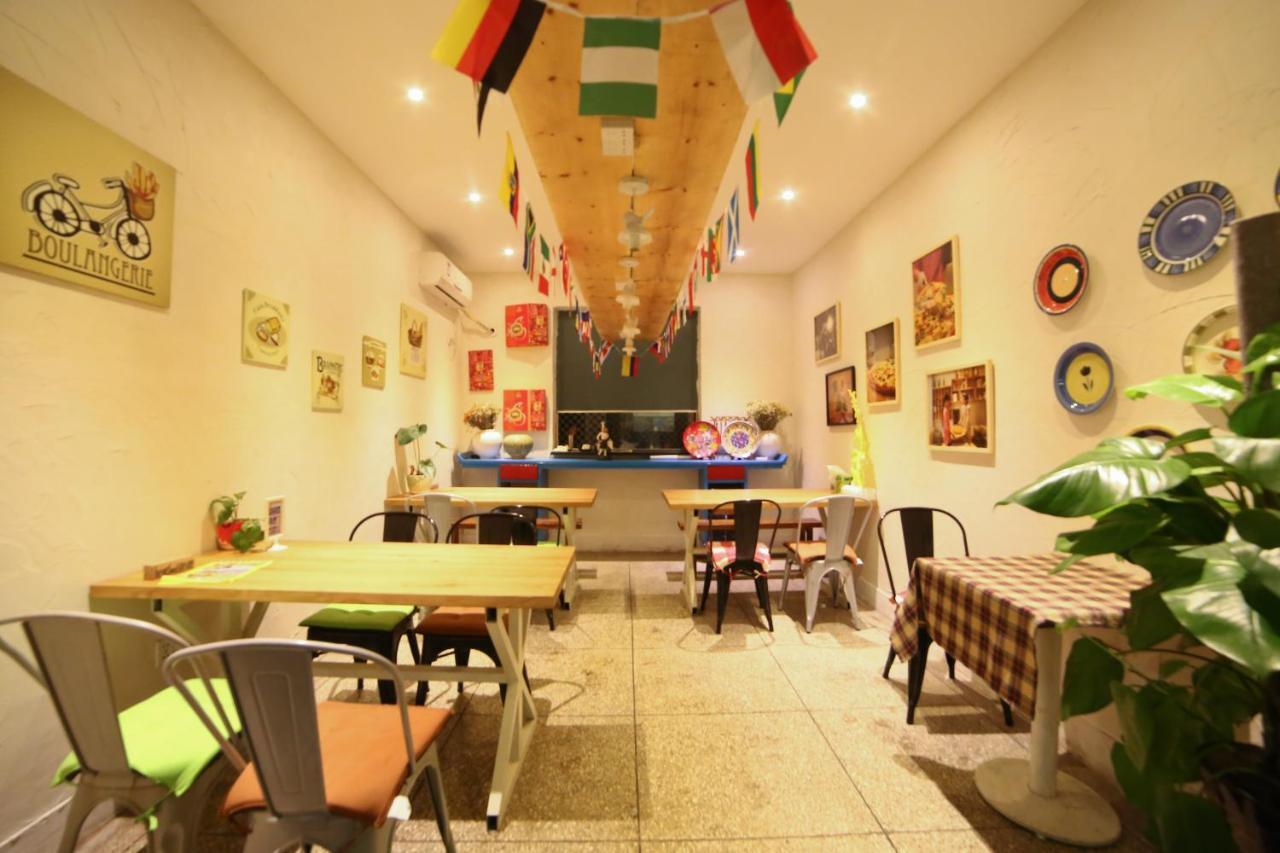 Luoyang Heartland International Youth Hostel Buitenkant foto