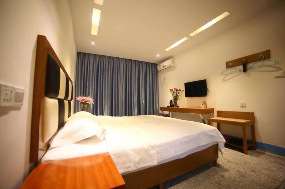 Luoyang Heartland International Youth Hostel Buitenkant foto